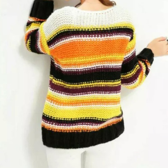 5 ⭐️ rated Alexis Sweater - Picture 7 of 8